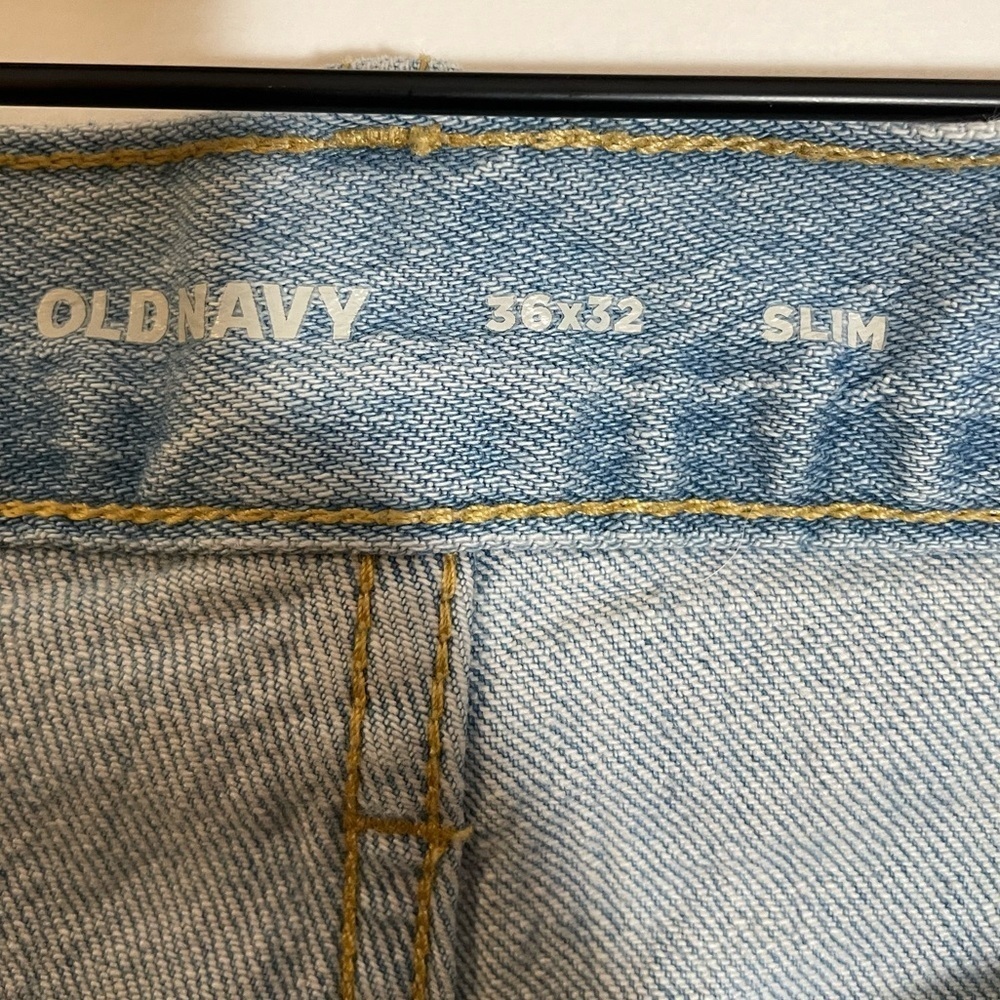 Old Navy Light Wash Distressed Denim Jeans Men’s Size 36x32 Slim - Picture 2 of 7